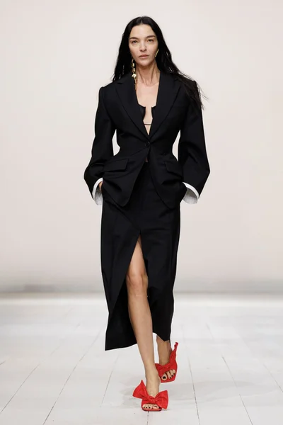 Look 15